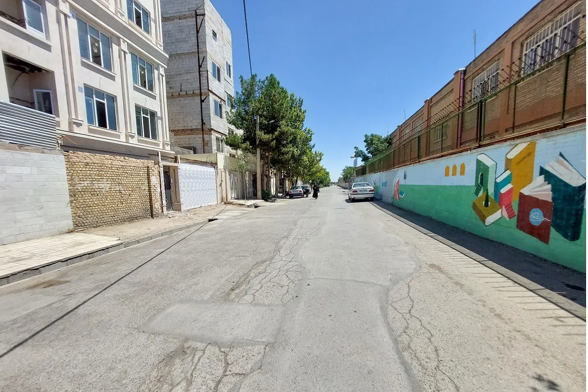 یک کوچه با ۳ مدرسه در مهرآباد