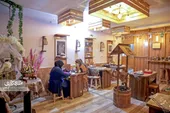 کافه گل نرگس هدیه&zwnj;ای برای دختران التیمور