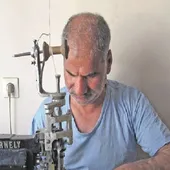 چرخ نقره&zwnj;دوزی عموعباس همیشه کوک است