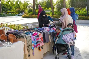 بازارچه صنایع‌دستی همه روزه در بوستان مادر و کودک برپاست