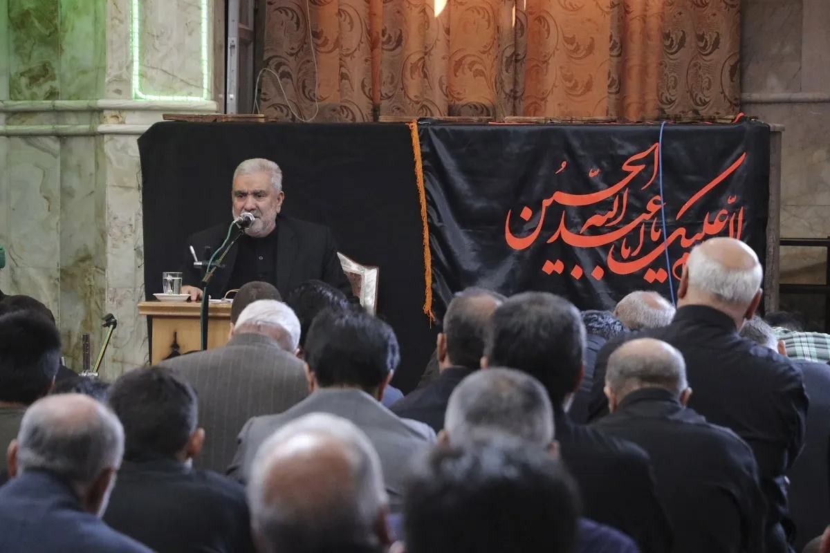 مدح ائمه گفتن میراث اجدادی ما است