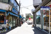 حاج&zwnj;تقی، شاهزاده قاجاری بود که ساکن مشهد شد