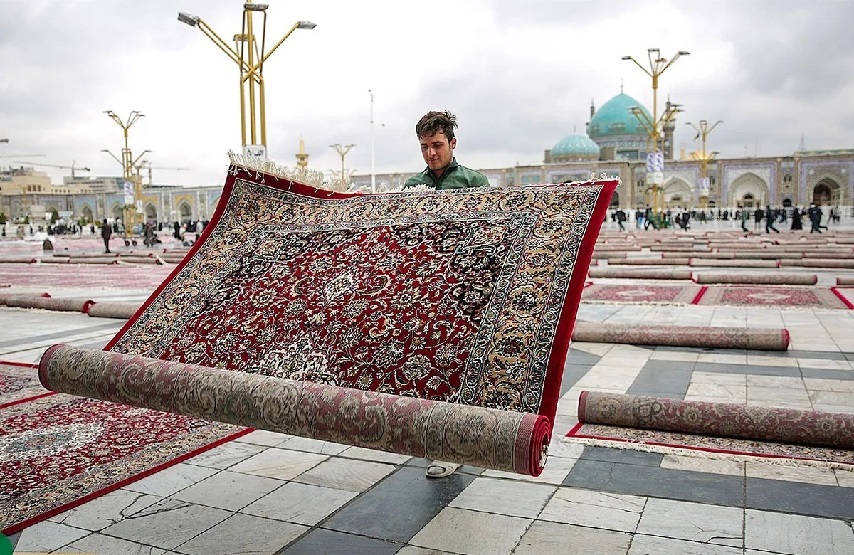 نقش قالیبافی در تزئین حرم‌رضوی