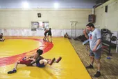 امیر توکلیان دکتری&nbsp;را به خاطر کشتی رها کرد