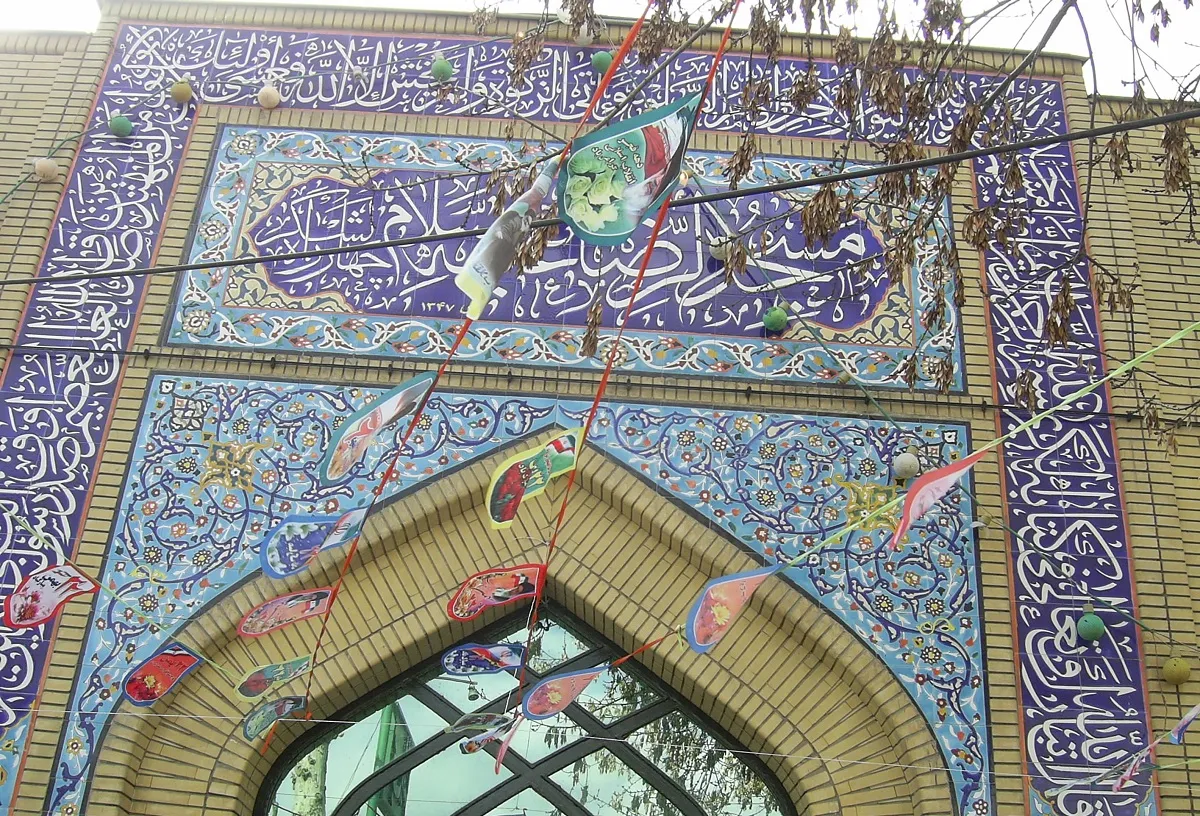 مسجدالرضا پایگاه انقلابی های محله جنت است