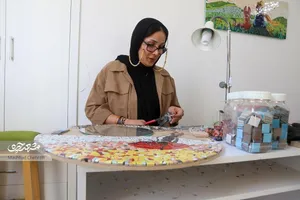 زهره موسوی با نقاشی‌هایش در طبیعت سیر می‌کند