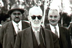 حاج حسین‌آقا ملک؛ دستِ بخشنده شهر