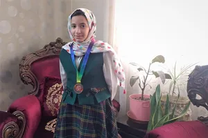 عسل حسن‌پور خودش را در المپیاد ریاضی محک زده است
