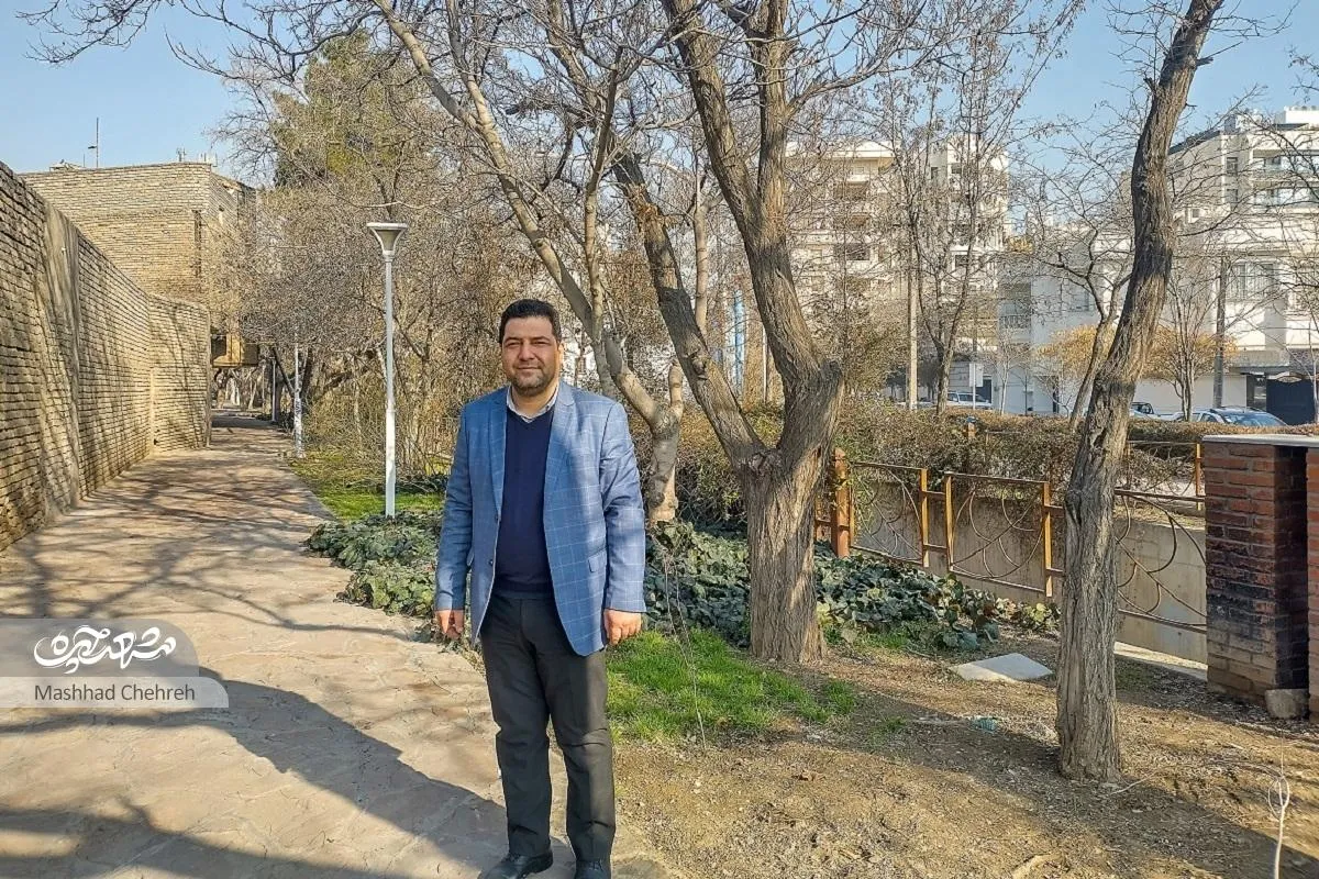 پاگرفتن دوستی‌ها در صف ساندویچی محله فلسطین