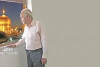 حاج‌عباس، راهنمای زائران خیابان شیرازی است