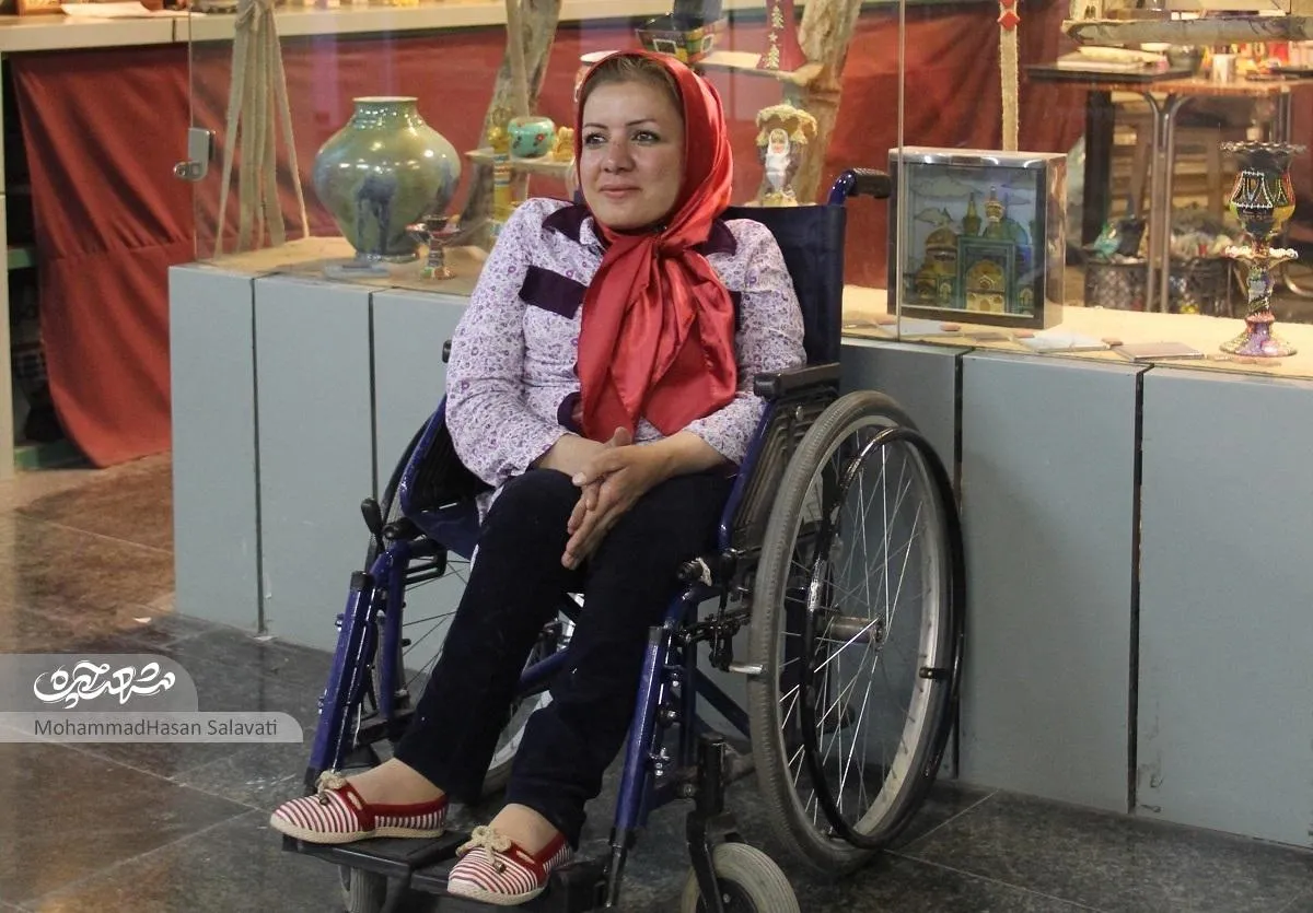 هنرمند توانیاب با نقاشی از انزوا خارج شد