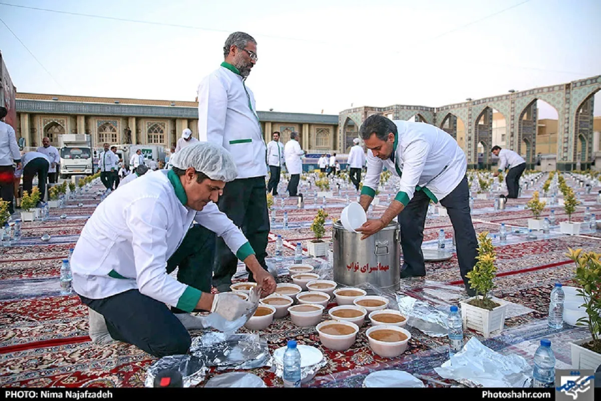 افطار میهمان حضرتید