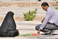 با چراغ برات از گذشتگان نمی‌گذریم