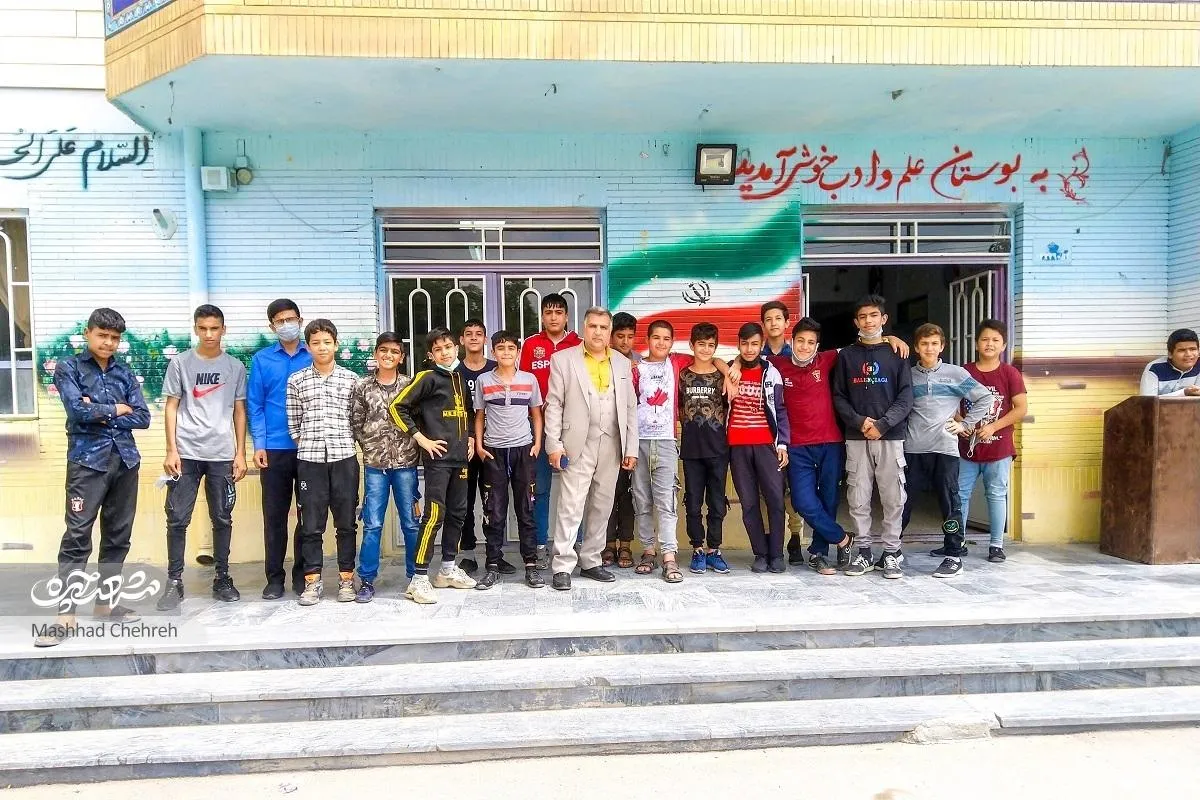 یادی از مدیر مدرسه‌ای که ۲۲ سال در حاشیه شهر خدمت کرد!