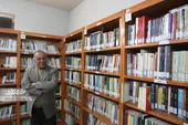 یوسف بهمن&zwnj;بیجاری واقف کتابخانه محله جاهدشهر است