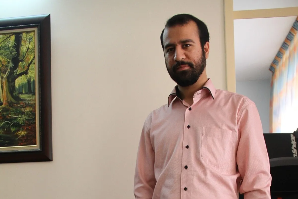 مهدی خدنگ نیک‌فرجام مخترع جوان محله سمزقند است 