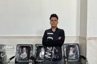 محمدعرفان صابری؛ آشپز ۱۷ ساله محله آقامصطفی‌خمینی