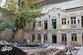 خانه امیری، بنایی به رنگ آبی درباری