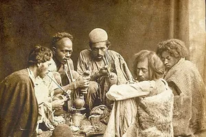 زنان مشهدی ۱۱۷ سال پیش بساط شیره‌کش خانه‌ها را برچیدند