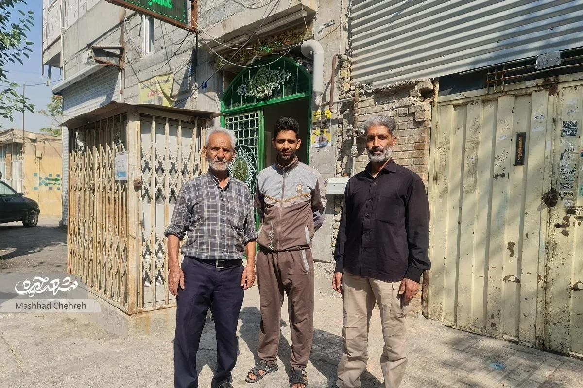 مسجدداری همسایه‌ها در کوچه مومن ۸