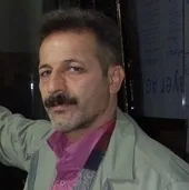 دستان مسعود آقا نرمه شیشه زیاد دارد اما خورده شیشه نه!