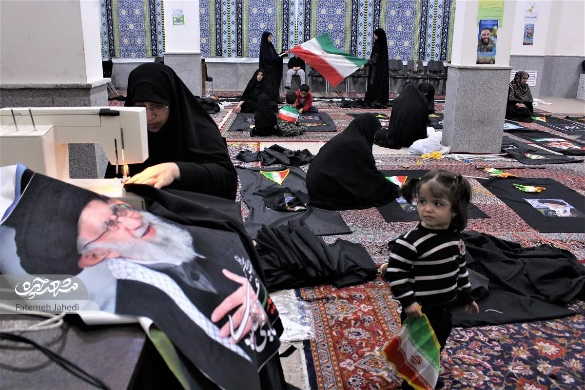 دوخت‌ودوز بانوان بالاخیابان برای سیاه‌پوش کردن محله