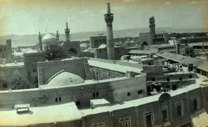 سادات موسوی مهاجرانی که متولی حرم مطهر رضوی بودند