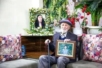 حسین هاشمی‌مهنه عضو ارتش شاه بود و طرفدار خمینی(ره)