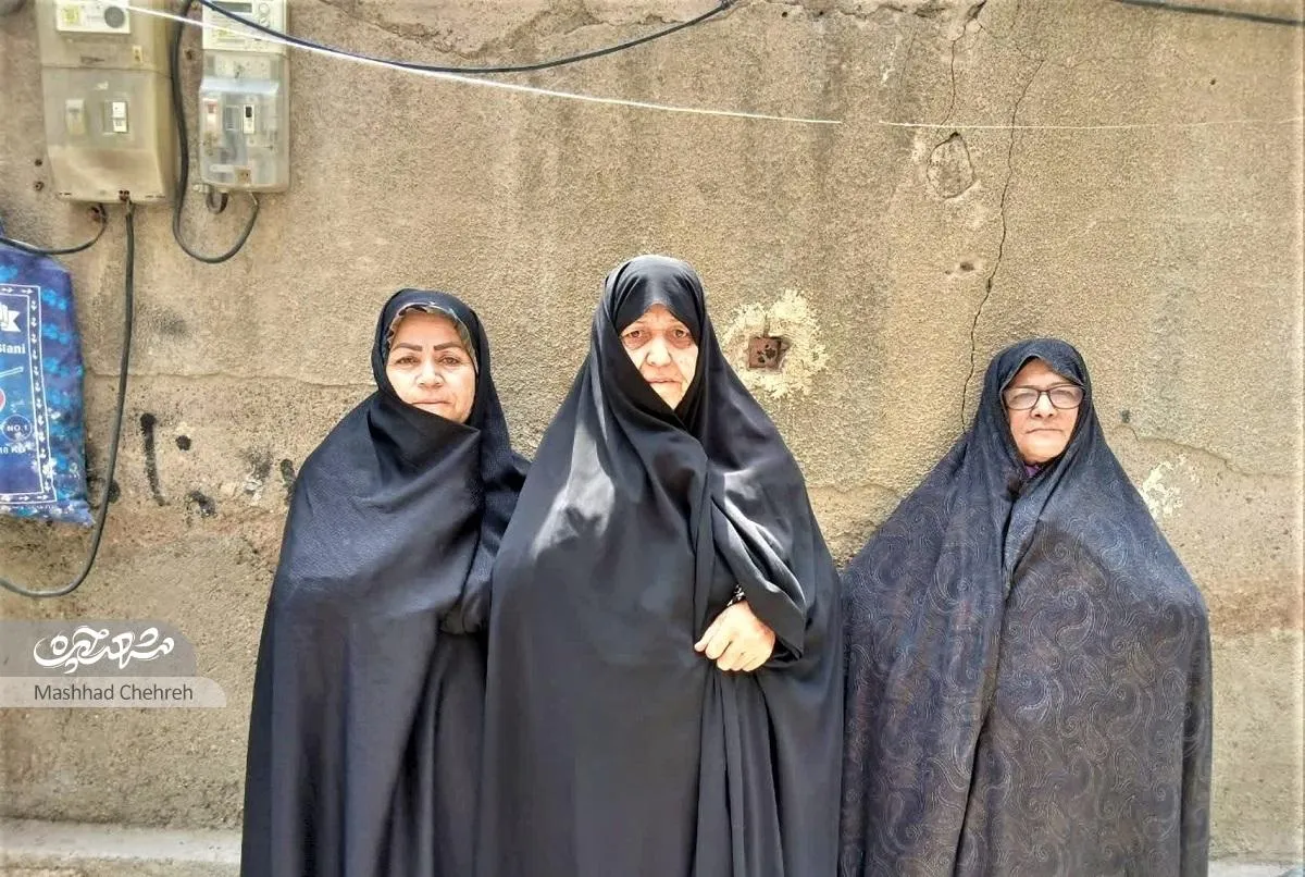 مهربانی بی‌دریغ همسایه‌های مسجد چوبی