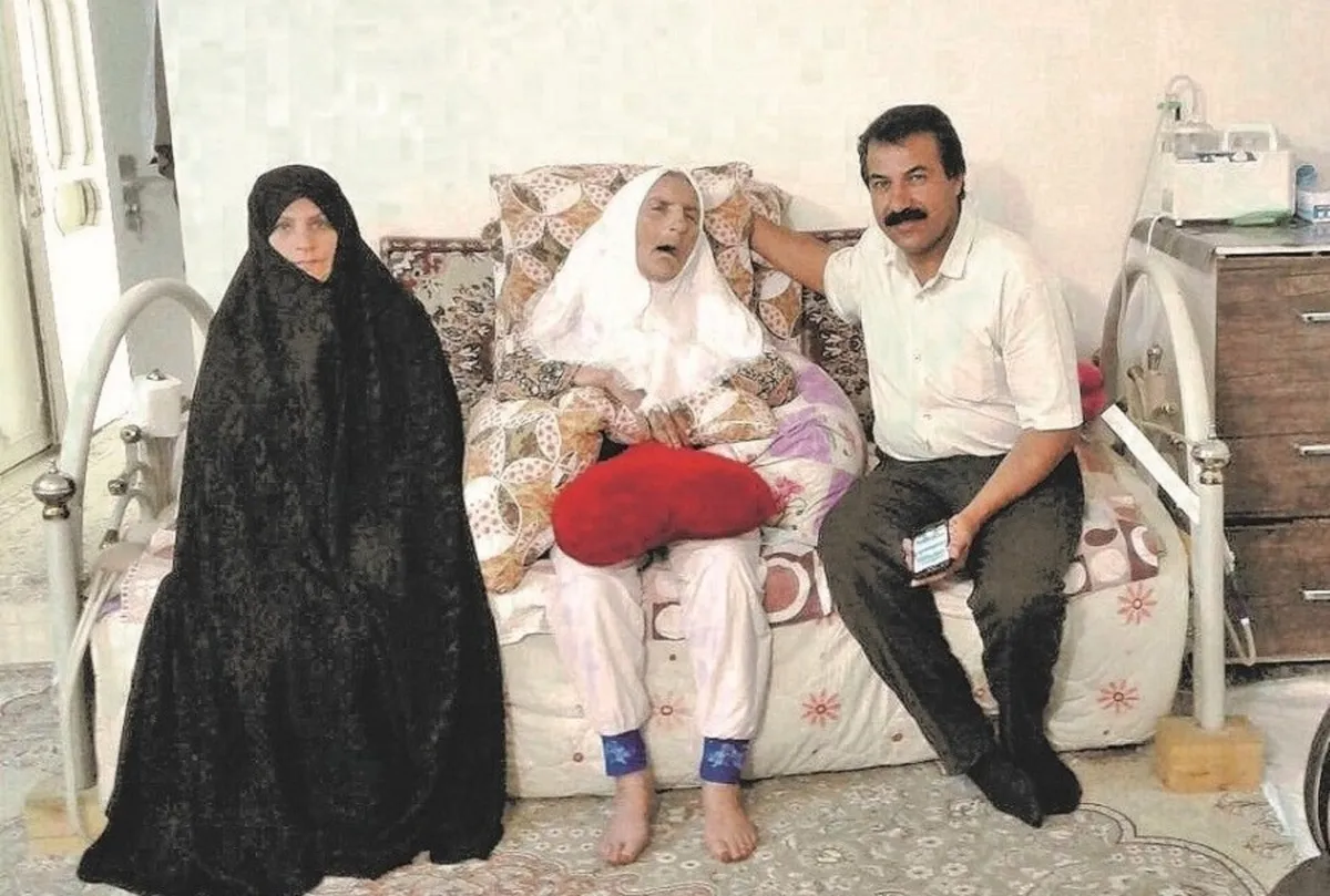 ۱۲ سال نگهداری از مادر سخت، اما شیرین است