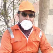 رنج محمد رنجبر برای تمیزی محله طلاب