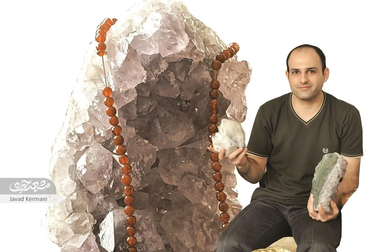 دنیای ستارگان در خانه مجموعه‌دار سنگ‌ها
