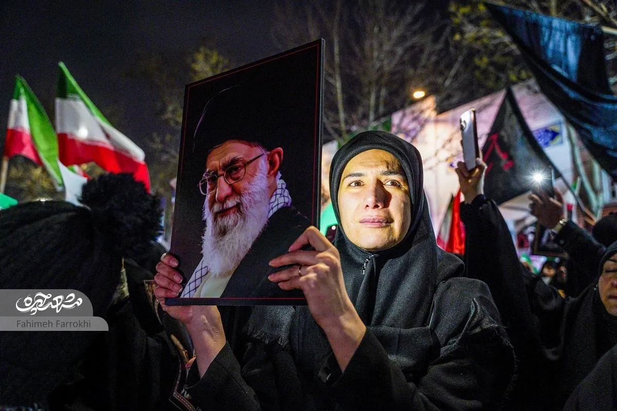 فریاد مقاومت اهالی منطقه یک در عزاداری رهبر شهید