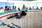 ۴۵ سال موتورسواری آقا رضا روی دیوار مرگ