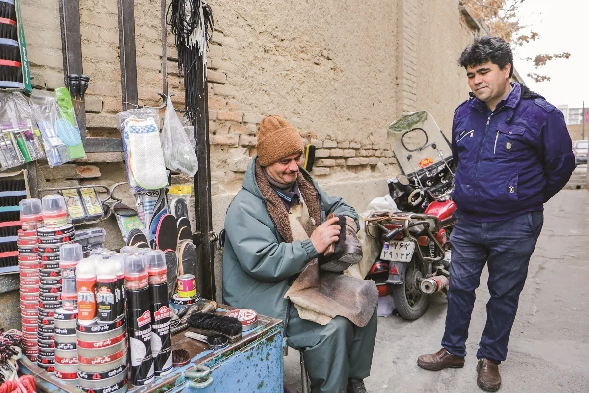 کاسبی عباس کفاش کف خیابان