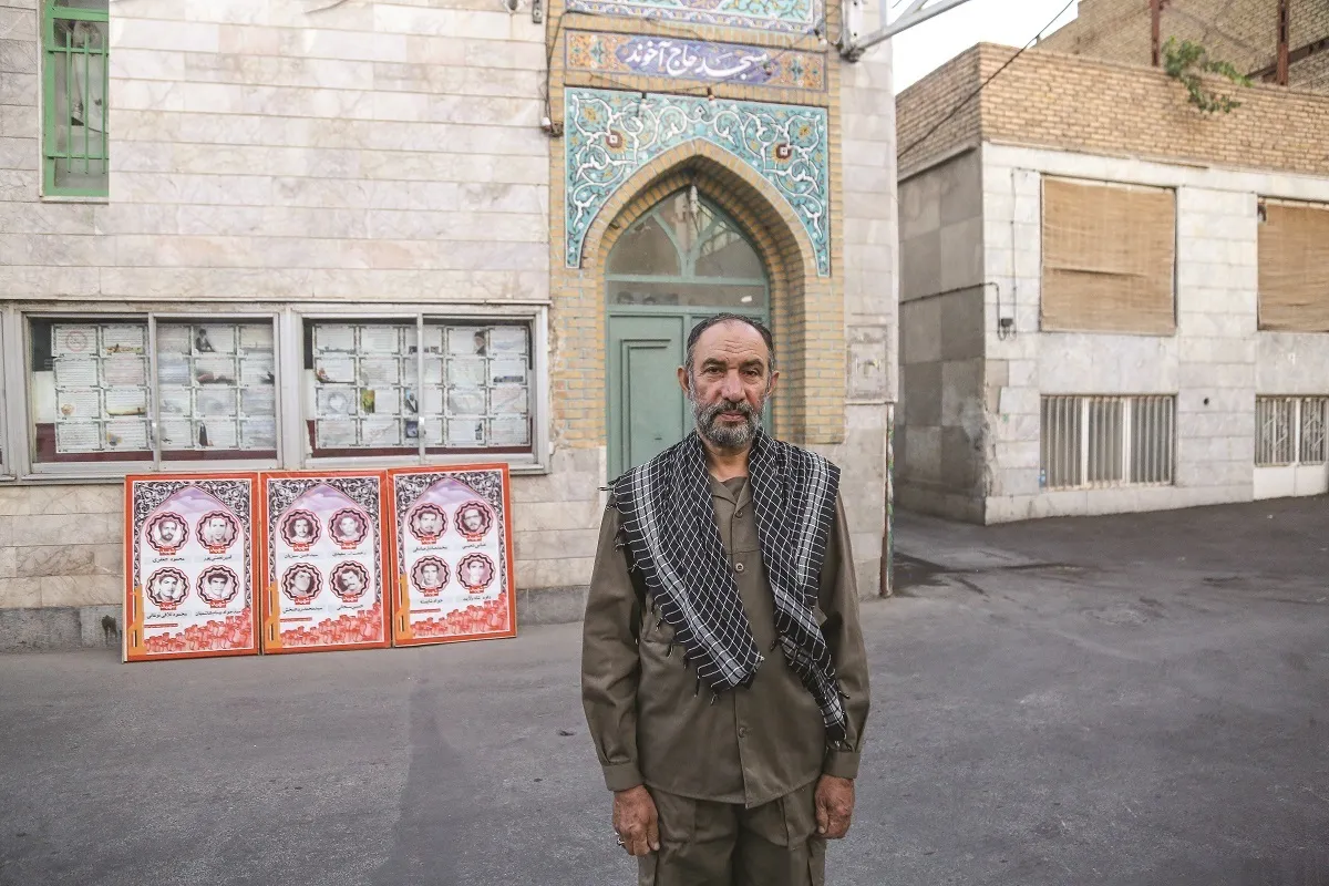 خادم خستگی‌ناپذیر مسجد حاج‌آخوند