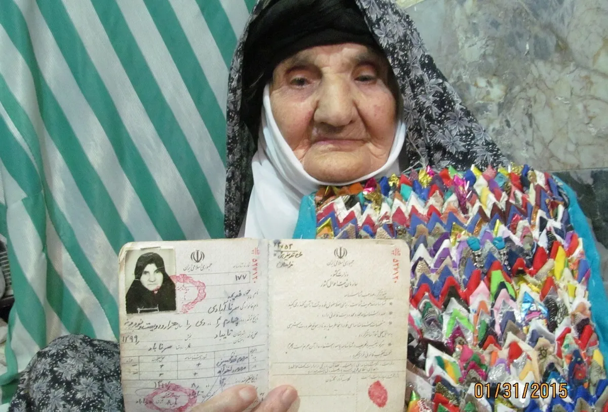 یک قرن سجاده‌دوزی عمه خدیجه