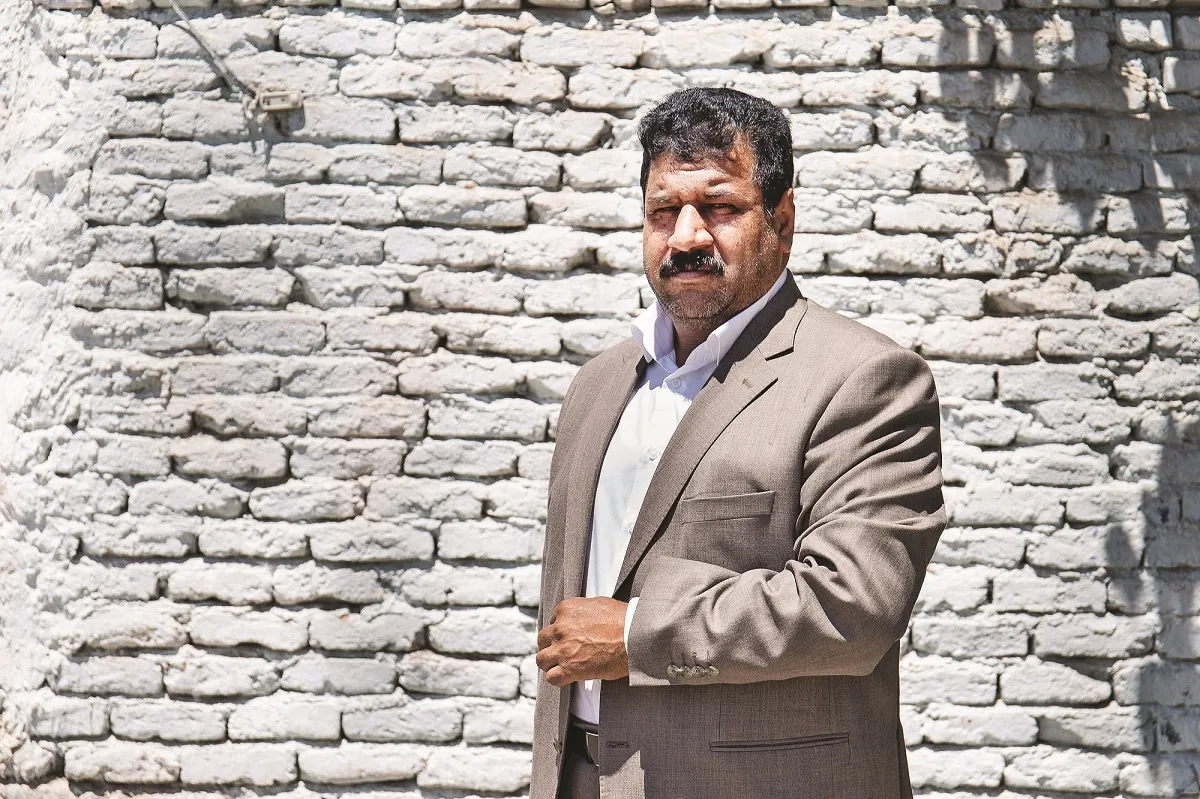 چهل سال ایستادگی 