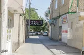 روستای قدیم در کوچه شهر