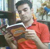 محسن گلزردی انگلیسی و اسپانیایی را با هم حرف می&zwnj;زند