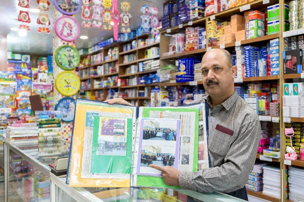 کتاب فروشی که 250 دانش آموز و معلم قدیمی‌اش را دور هم جمع کرد و رکورد زد